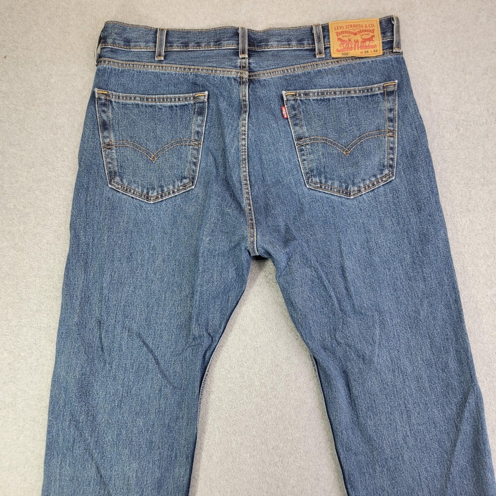 Levis 505 Jeans Mens 38x32 Blue Regular Fit Straight Leg Medium Wash Denim Pants - Picture 4 of 15